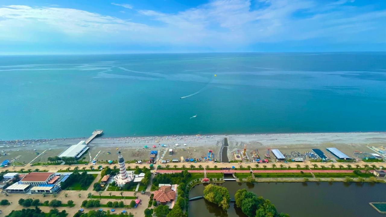 Apartments Black Sea Resort Batumi Bagian luar foto