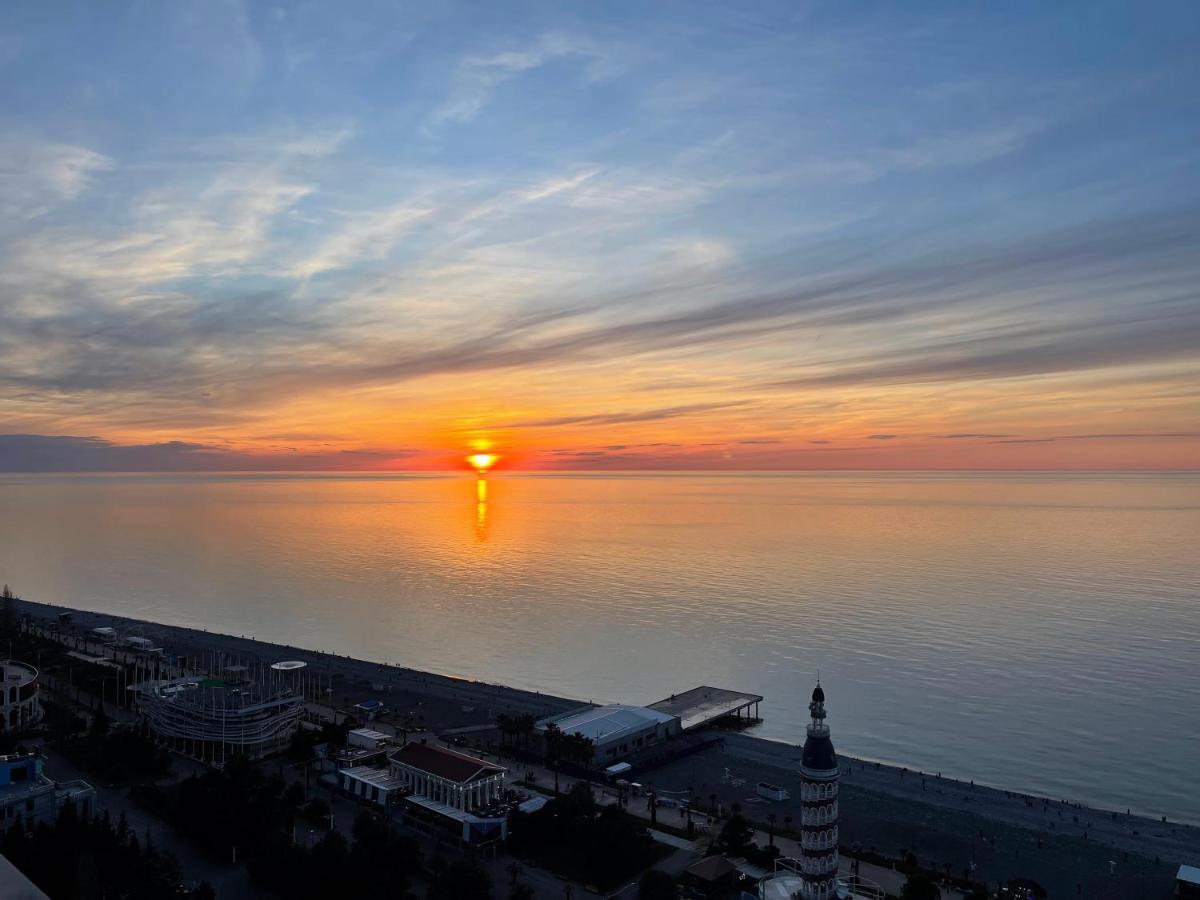 Apartments Black Sea Resort Batumi Bagian luar foto