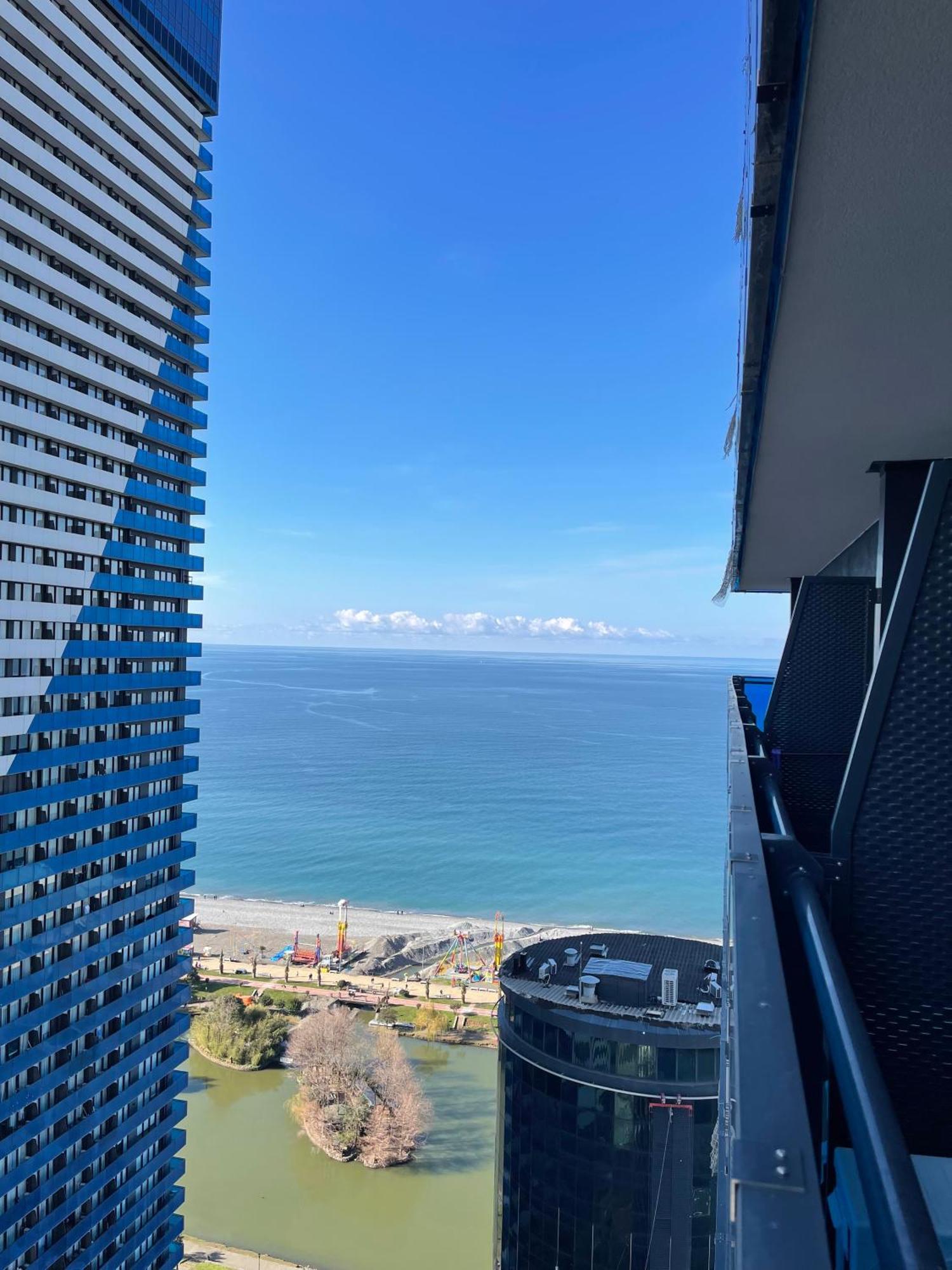 Apartments Black Sea Resort Batumi Bagian luar foto